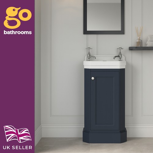 Dark grey cloakroom - dark,